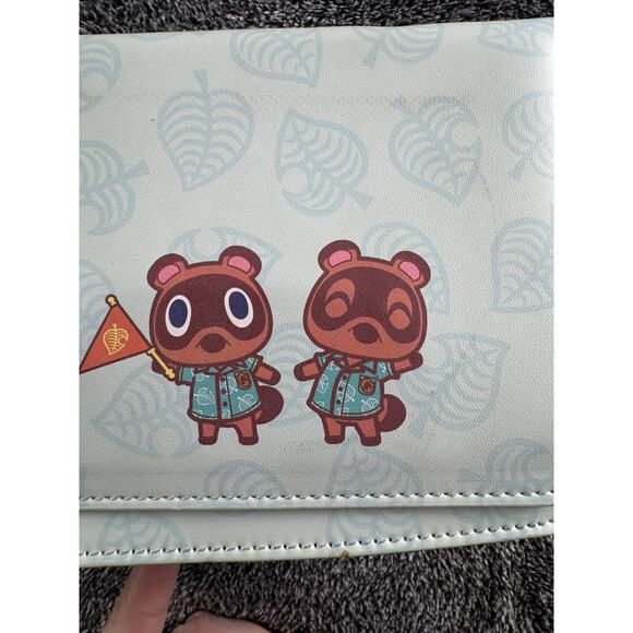 Controller Gear Animal Crossing Sling Bag (Mint Leaves) - Picture 2 of 5